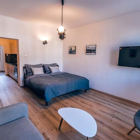 Apartmany Cafe-Cafe Їчін Екстер'єр фото