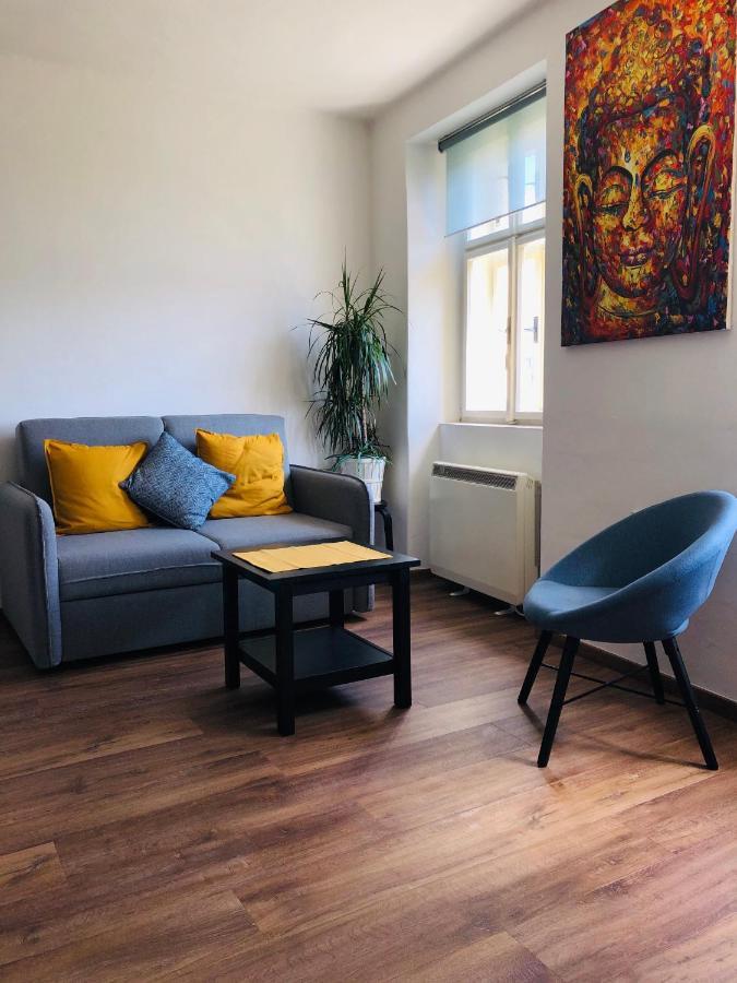 Apartmany Cafe-Cafe Їчін Екстер'єр фото