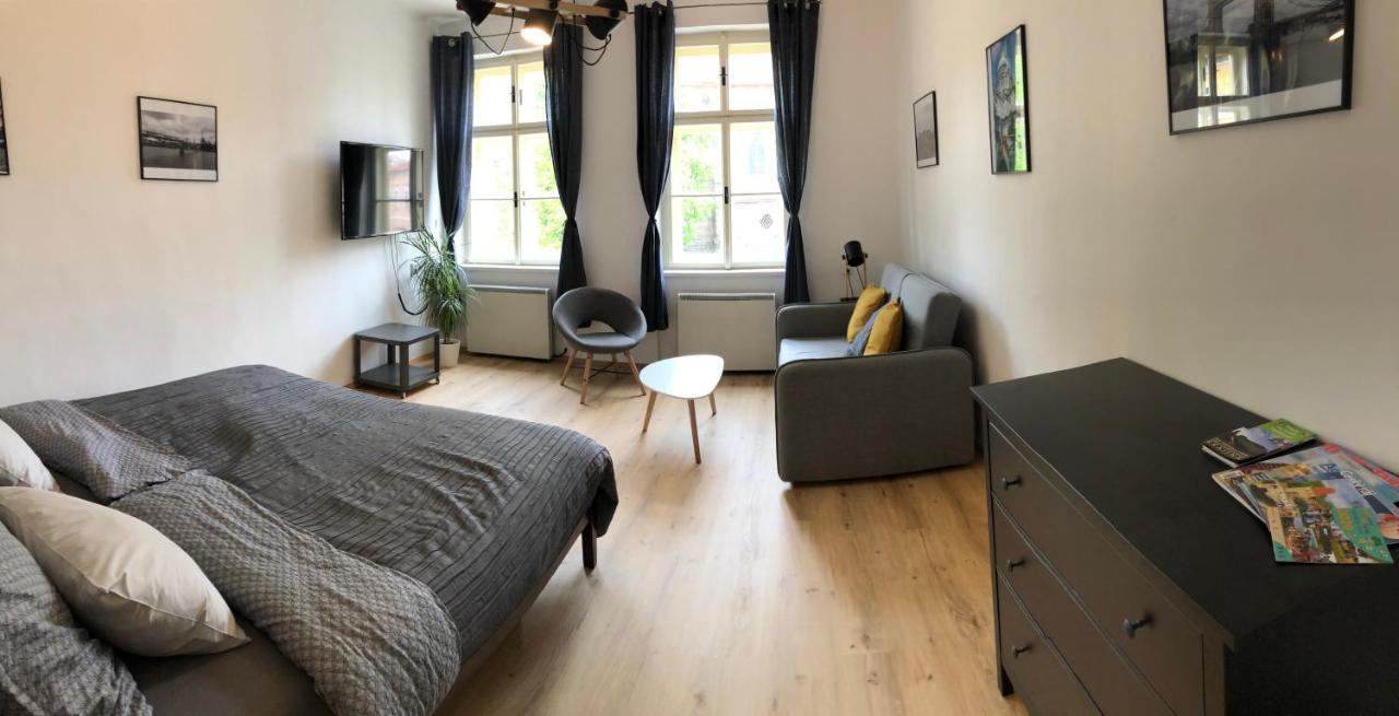 Apartmany Cafe-Cafe Їчін Екстер'єр фото