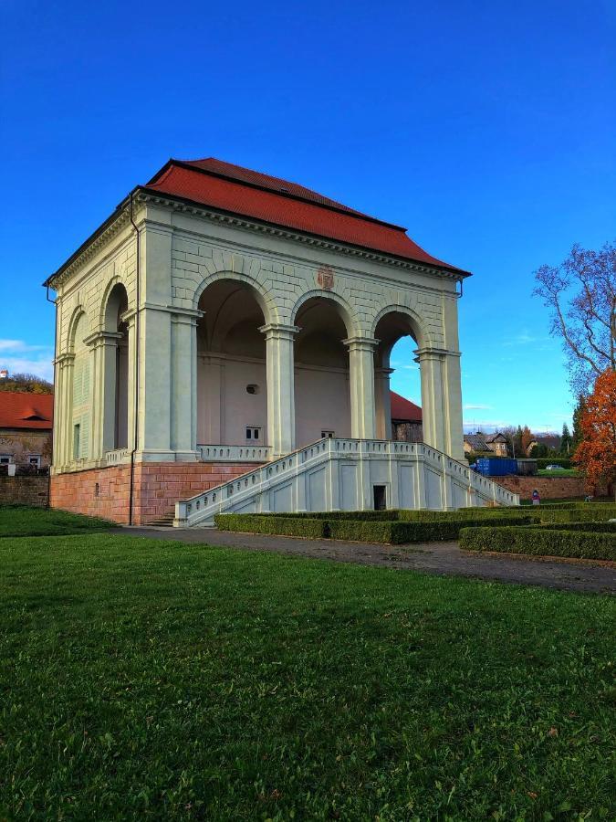 Apartmany Cafe-Cafe Їчін Екстер'єр фото