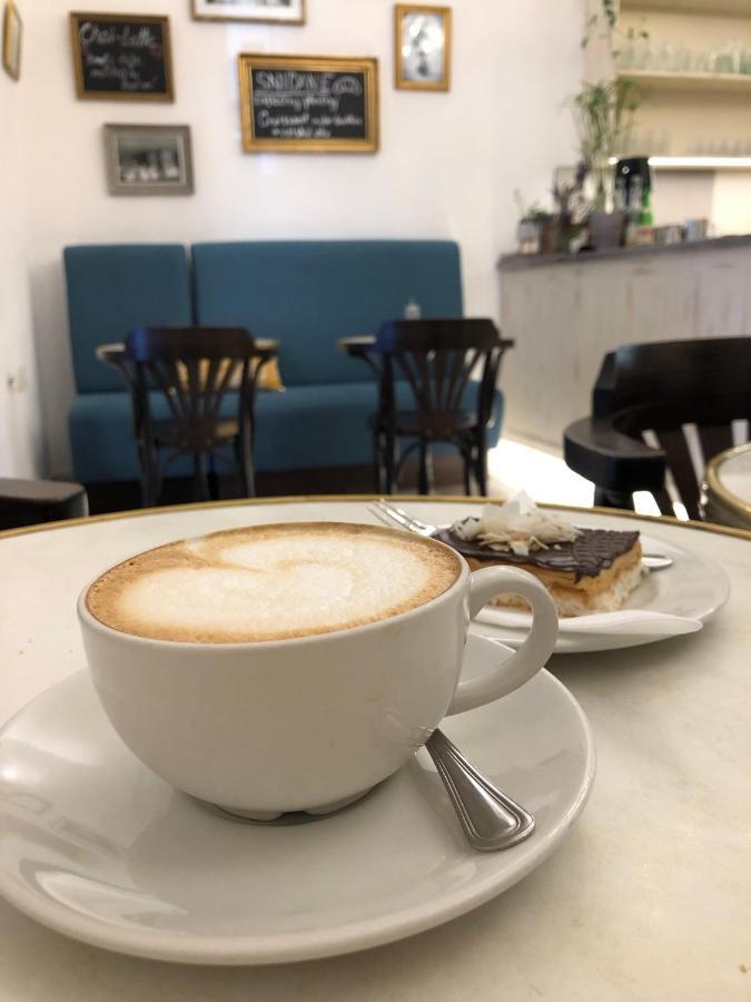 Apartmany Cafe-Cafe Їчін Екстер'єр фото