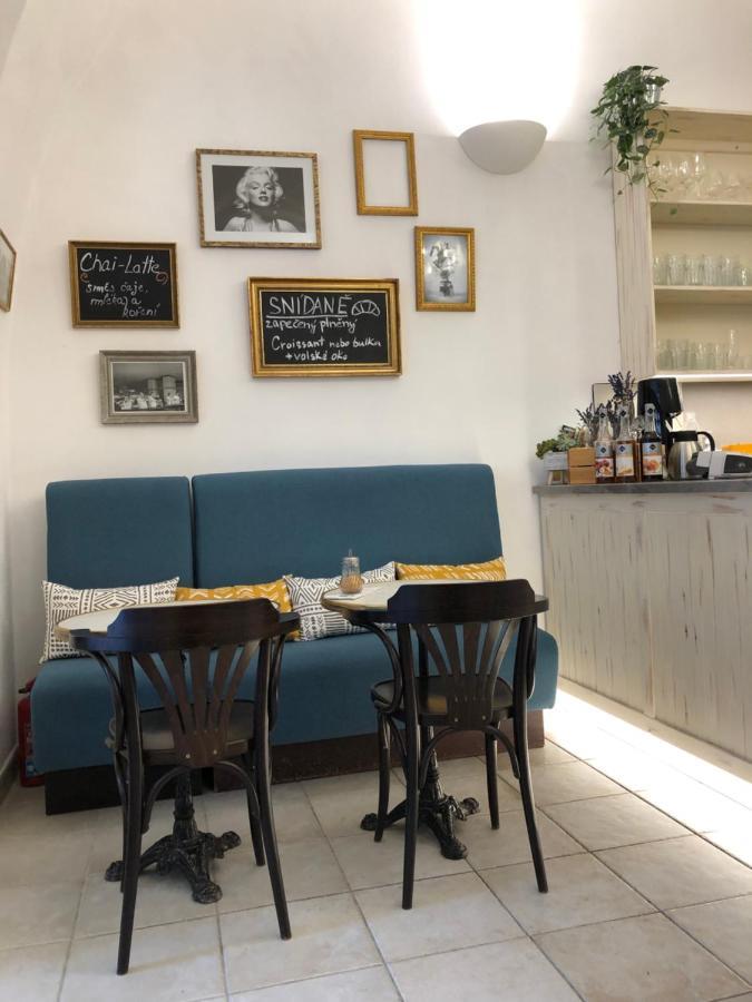 Apartmany Cafe-Cafe Їчін Екстер'єр фото