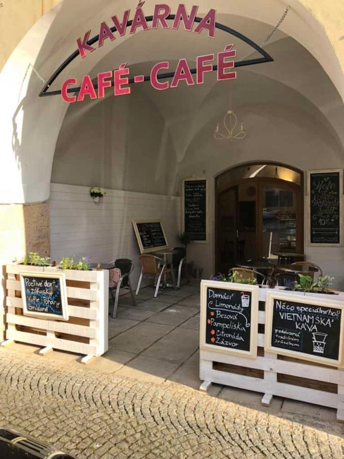 Apartmany Cafe-Cafe Їчін Екстер'єр фото