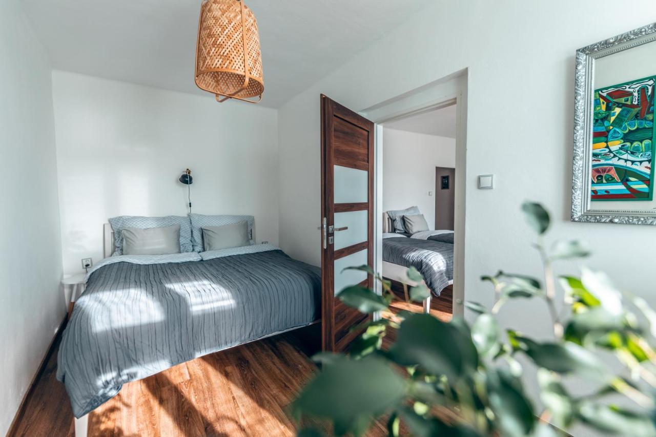Apartmany Cafe-Cafe Їчін Екстер'єр фото