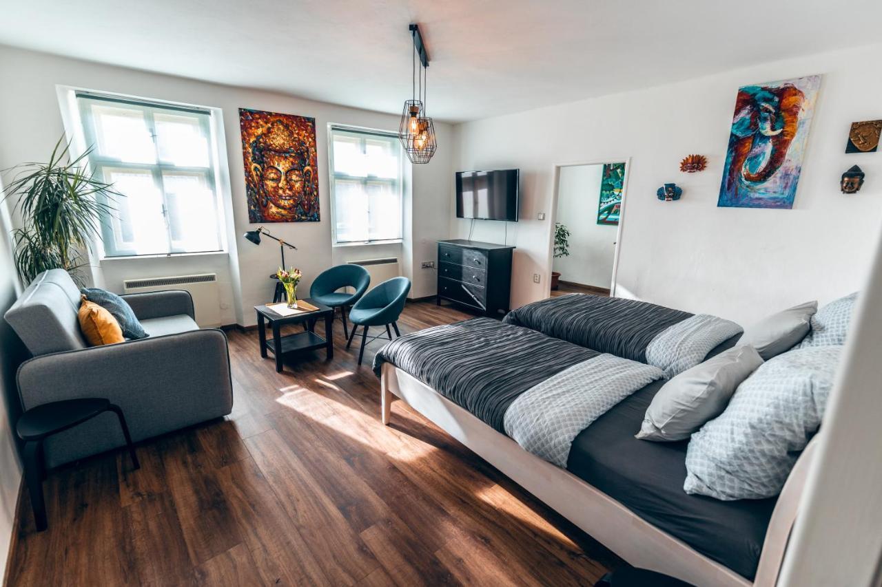 Apartmany Cafe-Cafe Їчін Екстер'єр фото