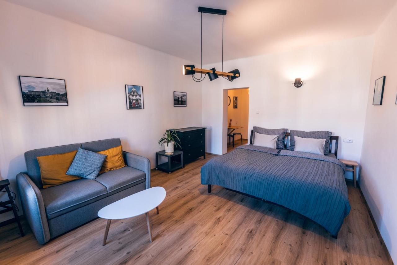Apartmany Cafe-Cafe Їчін Екстер'єр фото