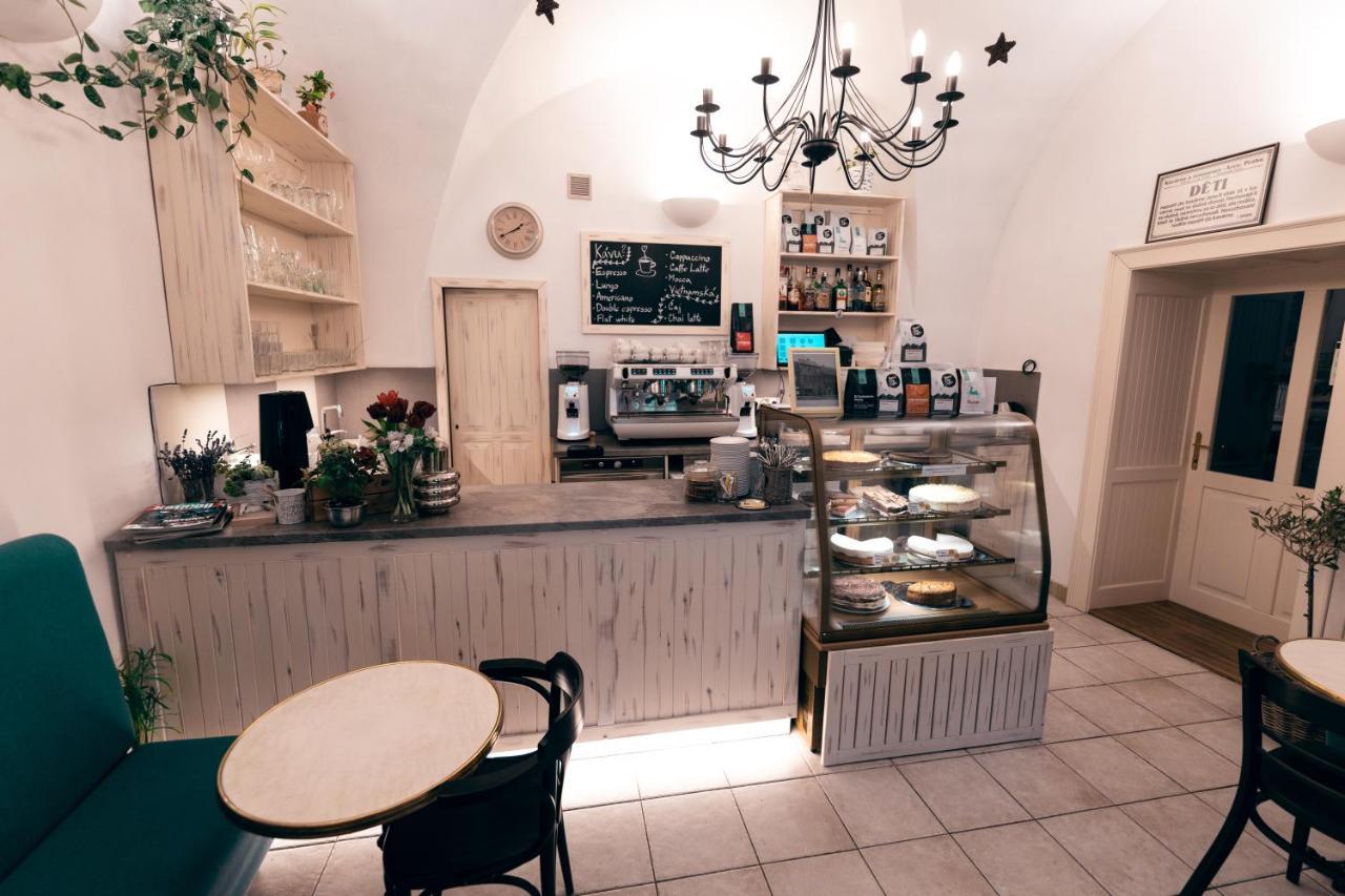 Apartmany Cafe-Cafe Їчін Екстер'єр фото