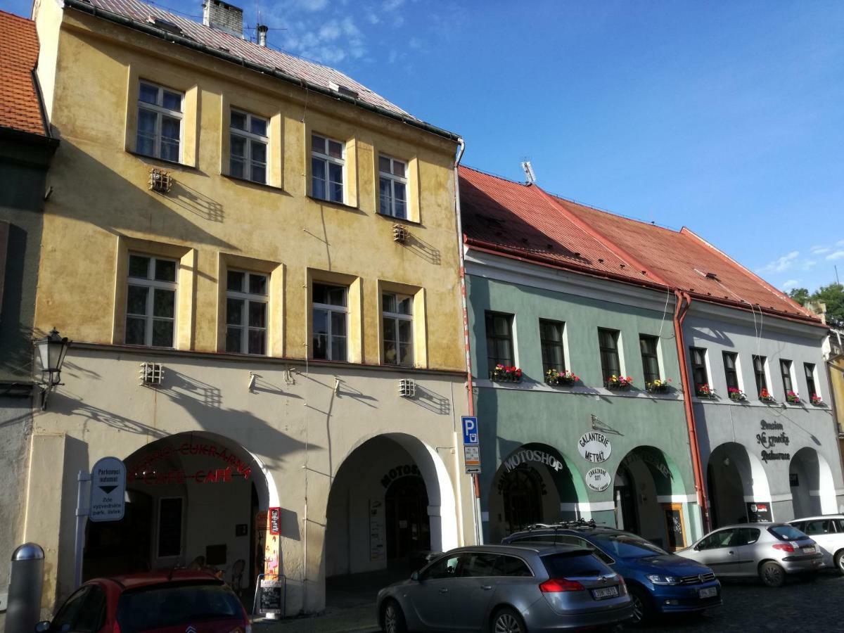 Apartmany Cafe-Cafe Їчін Екстер'єр фото